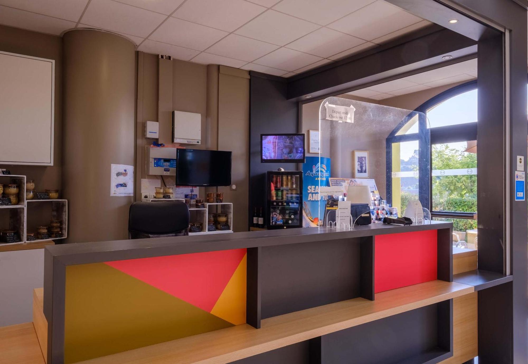 B&B Hotel Villeneuve Loubet Village Екстер'єр фото